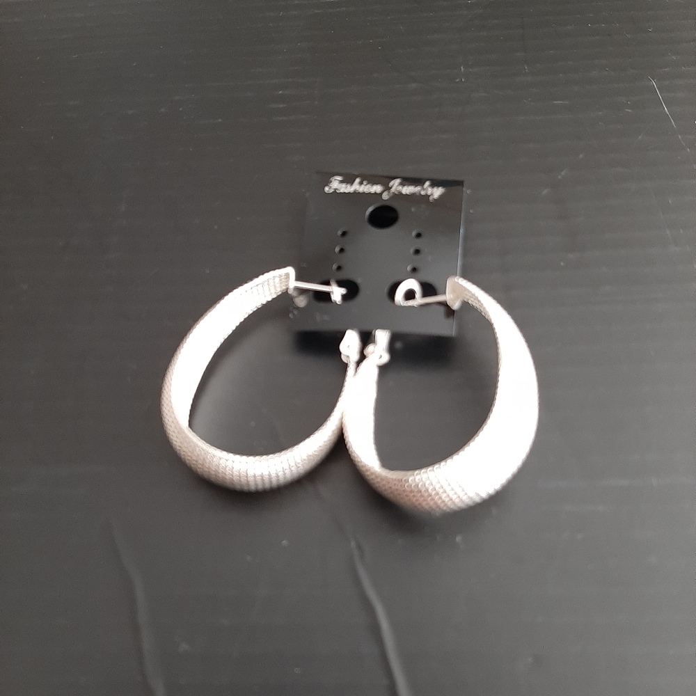 Ladies jewelry